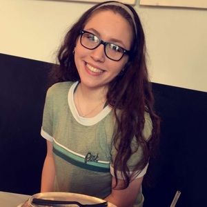 Meet your Posher, Vicky